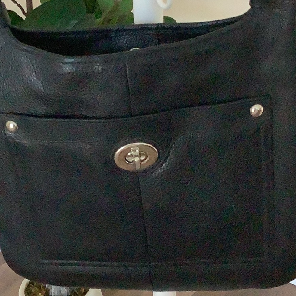 Coach Black Crossbody 🖤🖤🖤 - Picture 2 of 9
